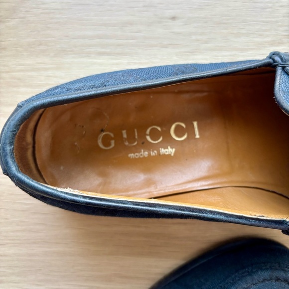 Gucci Men's Black Loafers with Gold Detailing - Picture 9 of 13